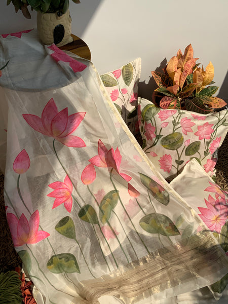 Hand painted lotus dupatta, handpainted pichwai dupatta, chanderi dupatta, handwoven dupata