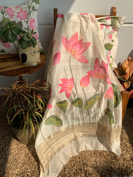 Hand painted lotus dupatta, handpainted pichwai dupatta, chanderi dupatta, handwoven dupata