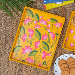 serving trays, wooden hand painted platters, trays for kitchen, hand painted plates India, trays online, serving trays set, buy serving trays, fancy trays